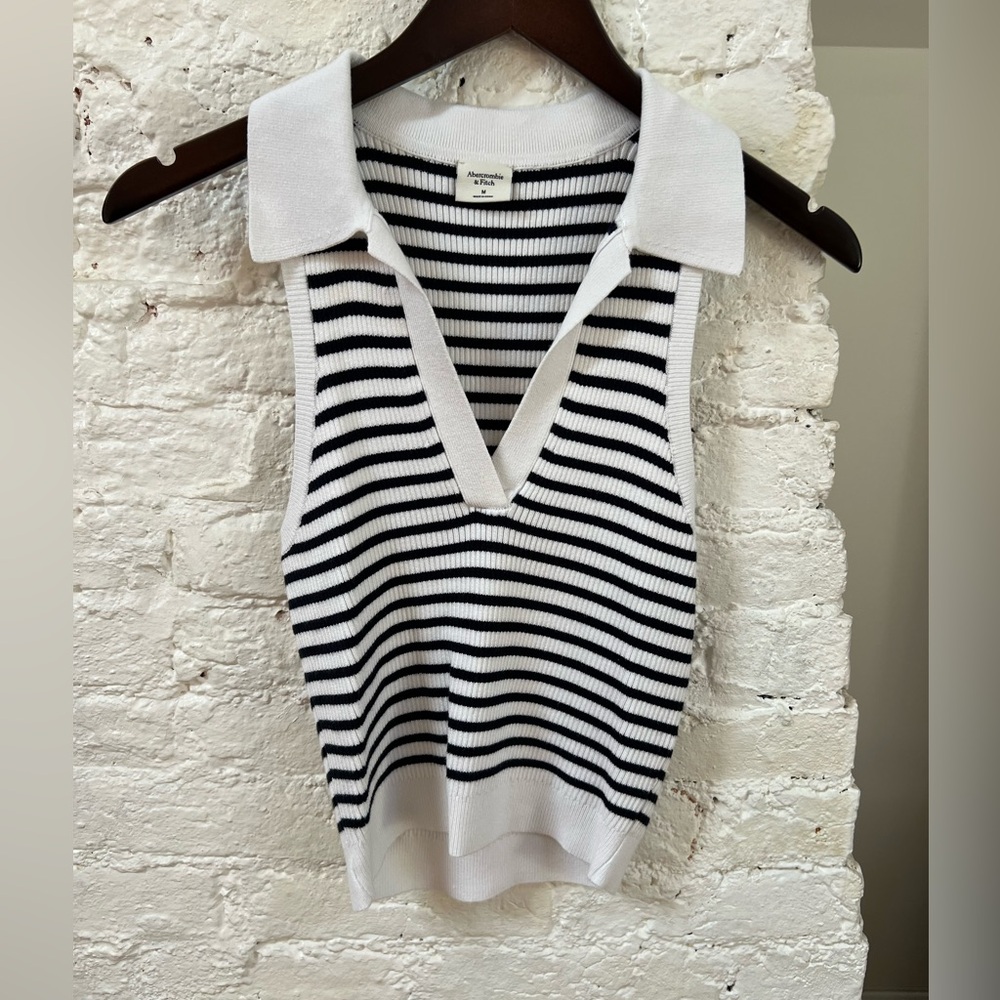 Abercrombie & Fitch Navy and White Striped Polo Collar Tank. Size M